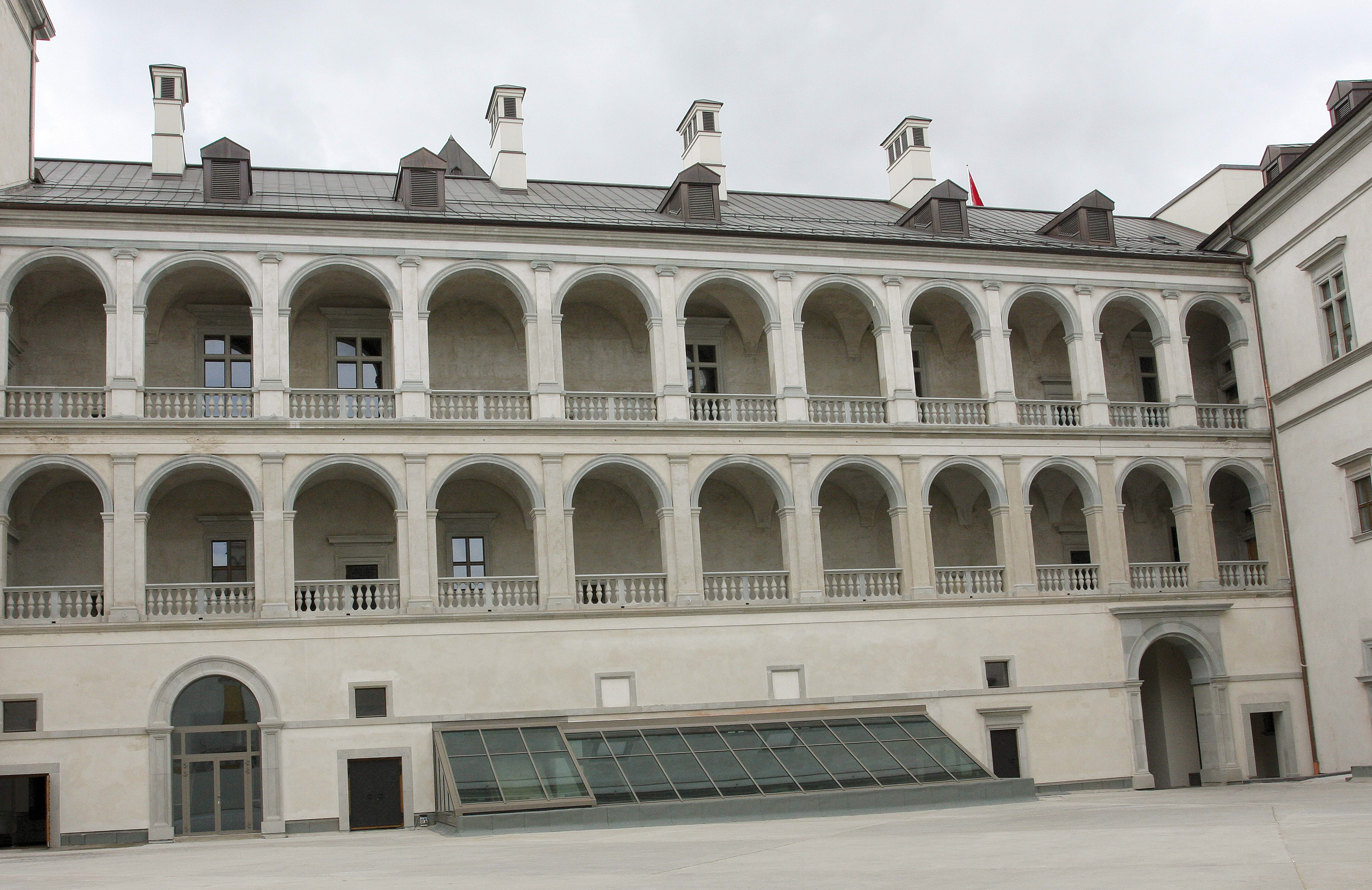 Castles_book_Vilnius palace_3-130